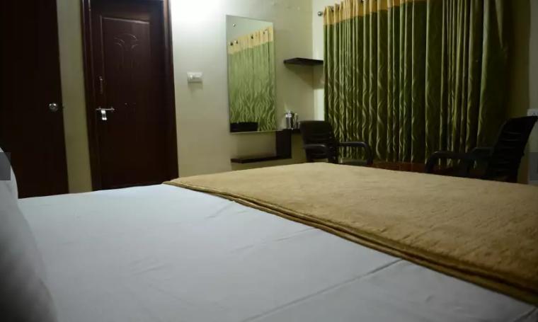Maruthi Residency Inn & Restaurant Hyderabad Exterior foto